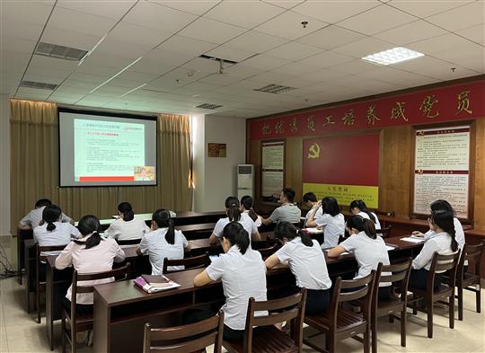 世界杯体育集团有限公司
组织参加疫情常态化下建筑企业经营管理风险管控培训